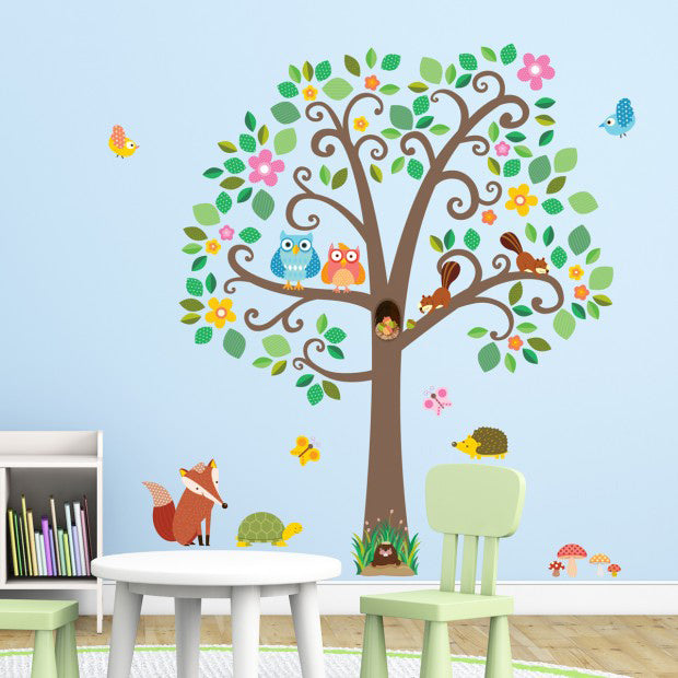 decowall muursticker boom scroll tree met bosdiertjes