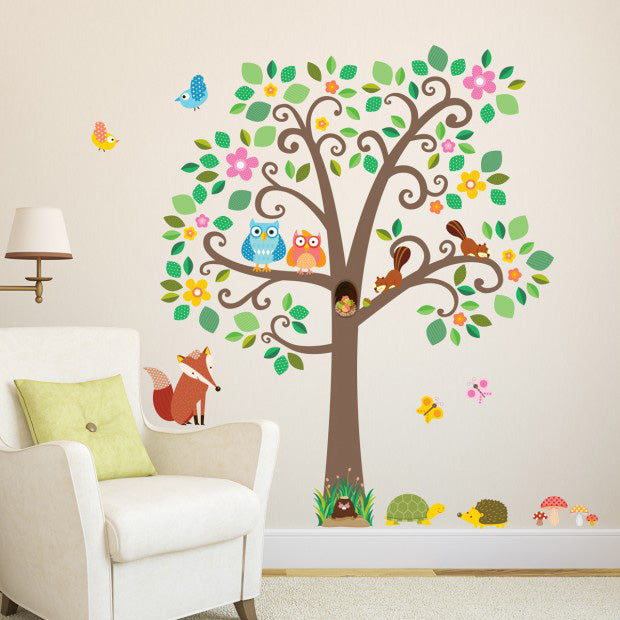 decowall muursticker boom scroll tree met bosdiertjes